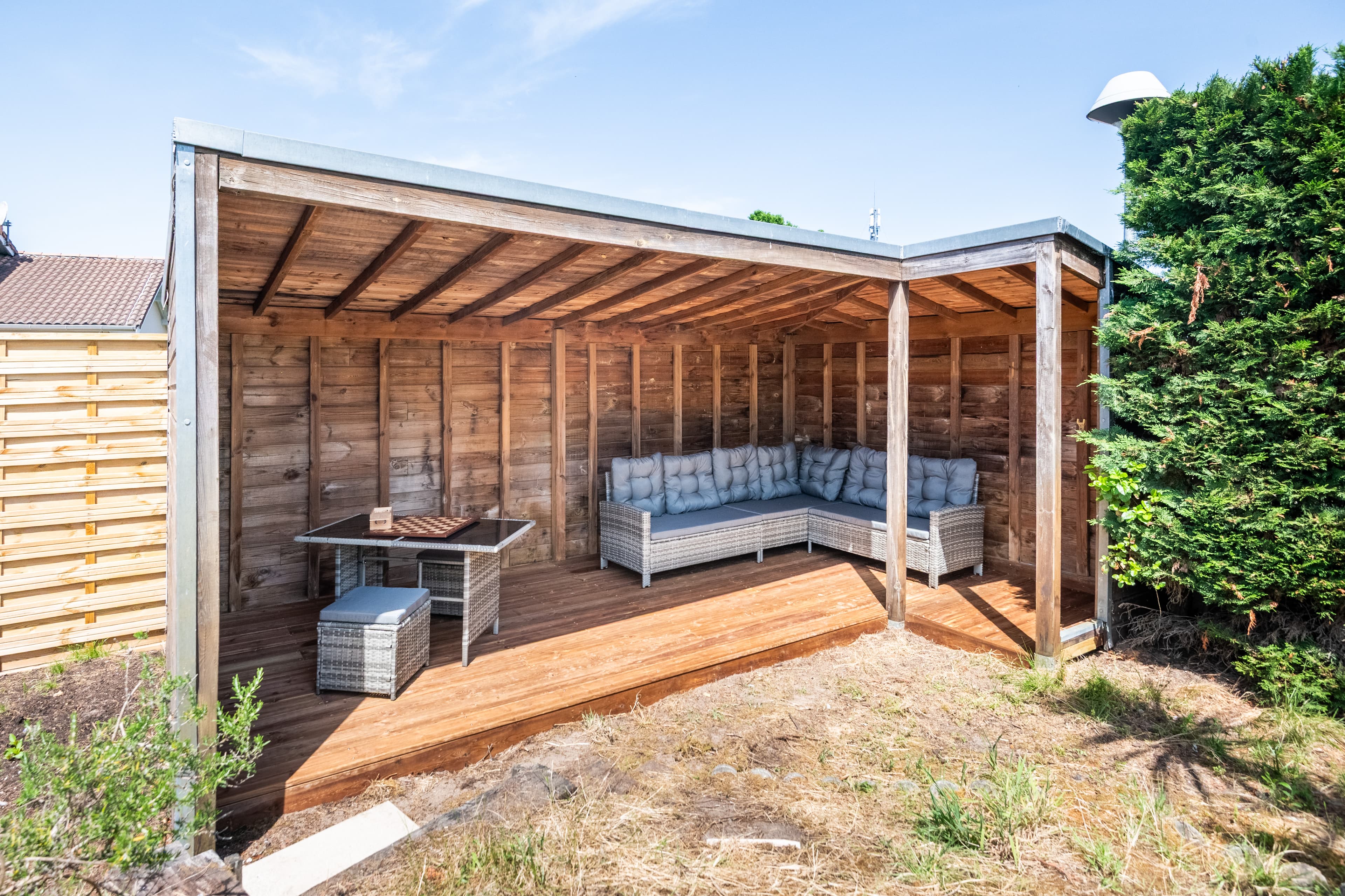 Ermitage covered relaxation area