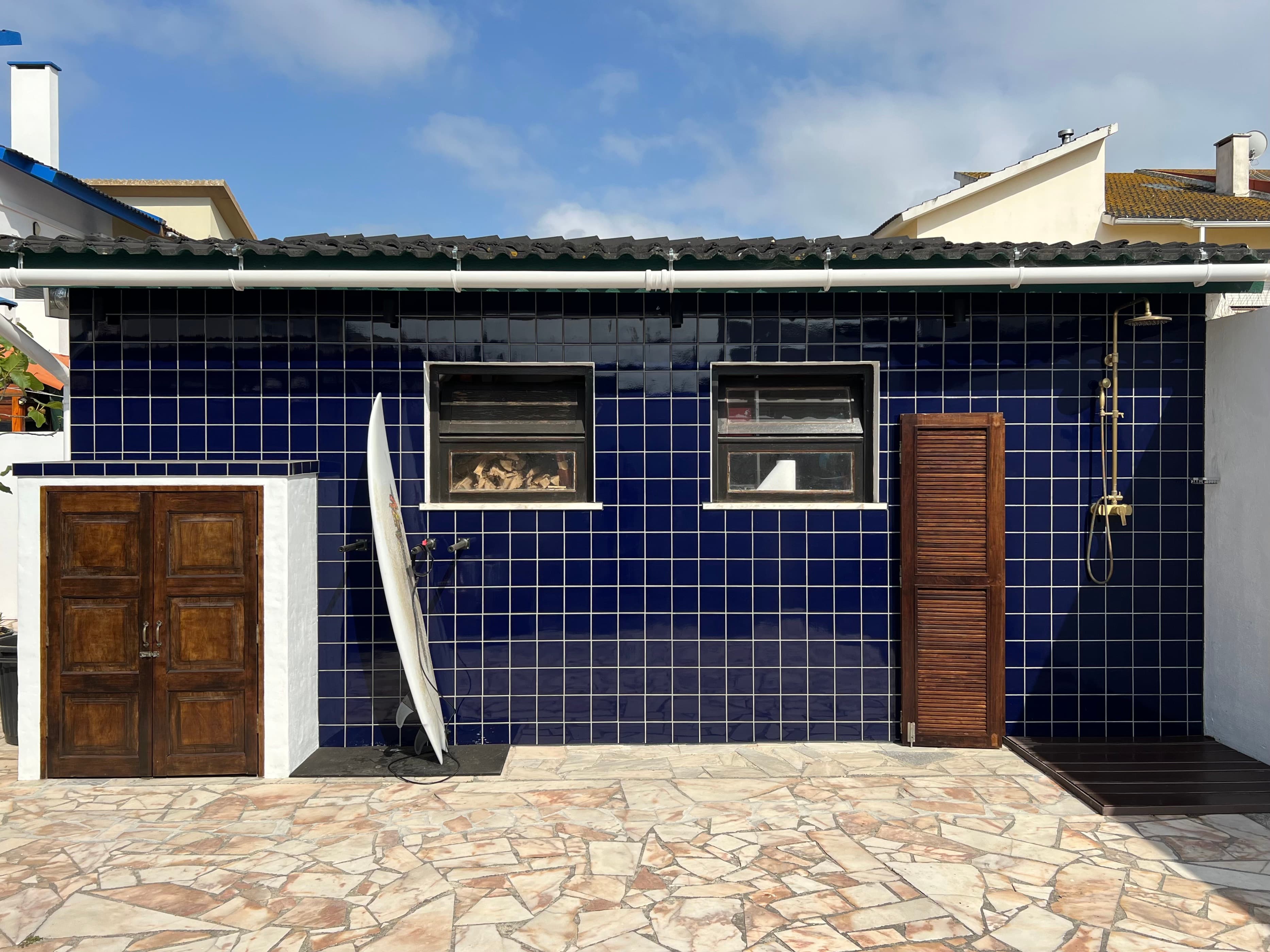 Péniche outdoor shower