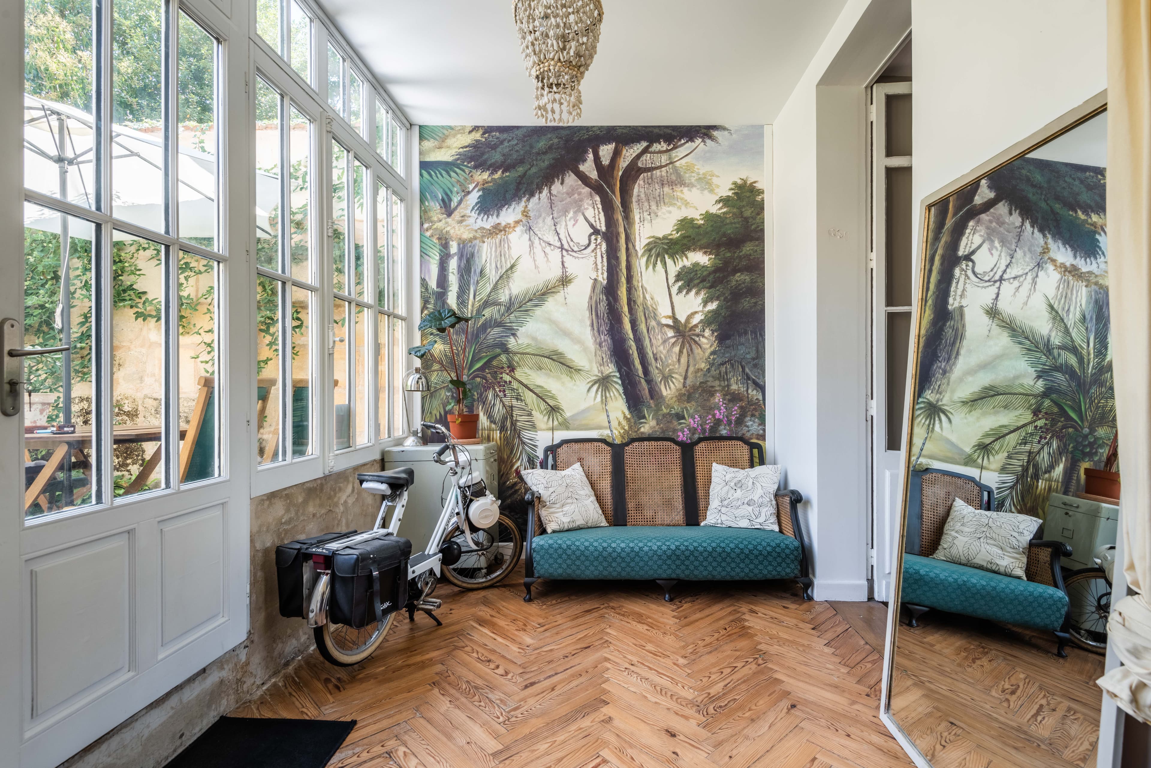 Bordeaux winter garden